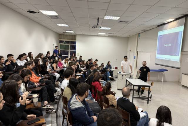 Alunos de Medicina apresentam pitch de projetos empreendedores para a área da saúde