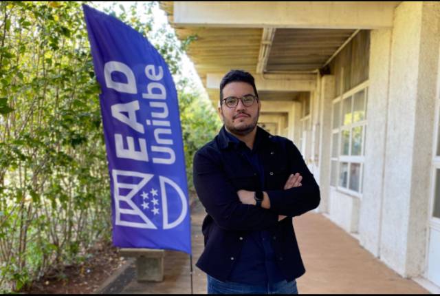 De aluno a professor e de bolsista a coordenador: João Crisóstomo dos Santos Neto conta como teve a vida transformada pela Uniube