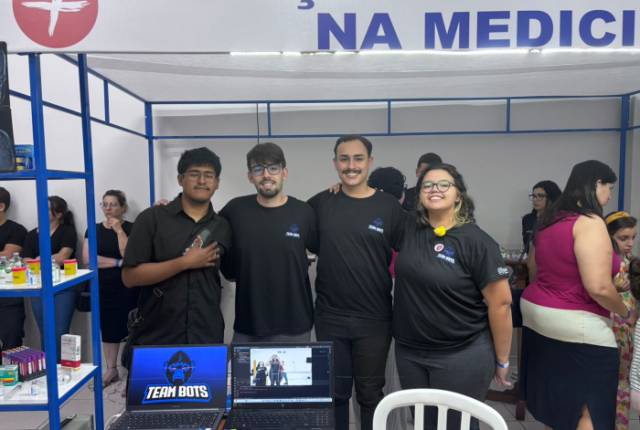 Team Bots da Uniube Uberlândia apresenta projeto aplicado à saúde em evento educacional